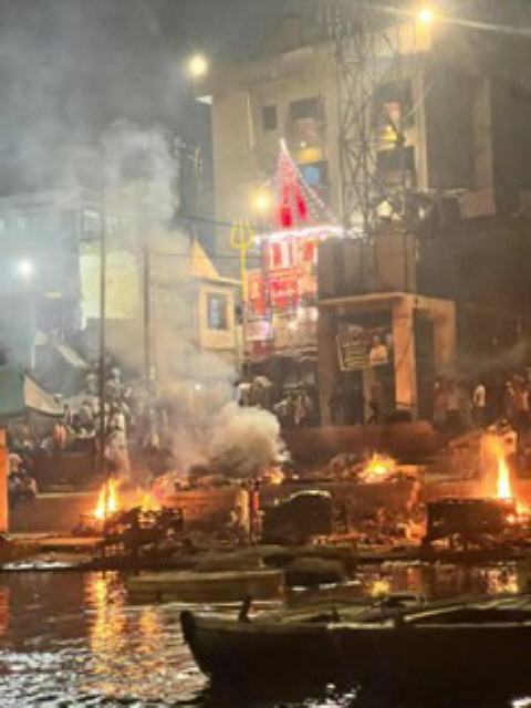 Die Feuerbestattungspl&auml;tze brennen 24 Stunden