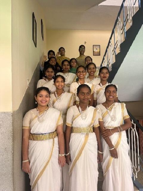 Einzug der Kandidatinnen und der Sisters